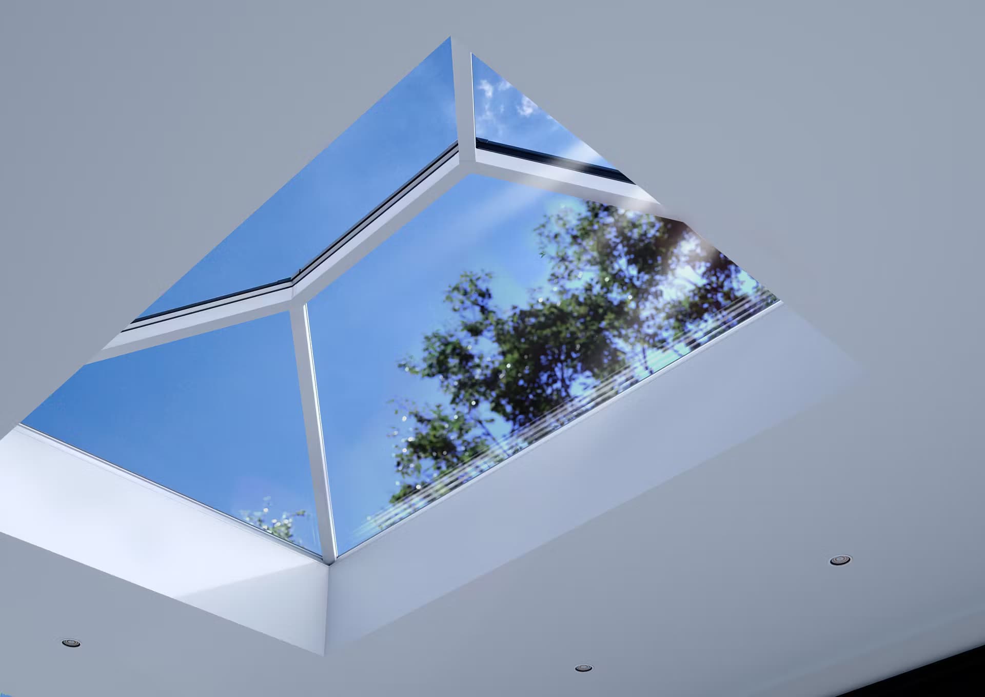 Fliegengitter nach Maß: Maßgeschneiderte Lösungen für Velux- und Standardfenster