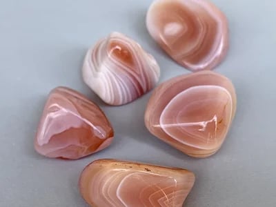 Sanfte Erdung erleben mit achat aus der CrystalScents Kollektion