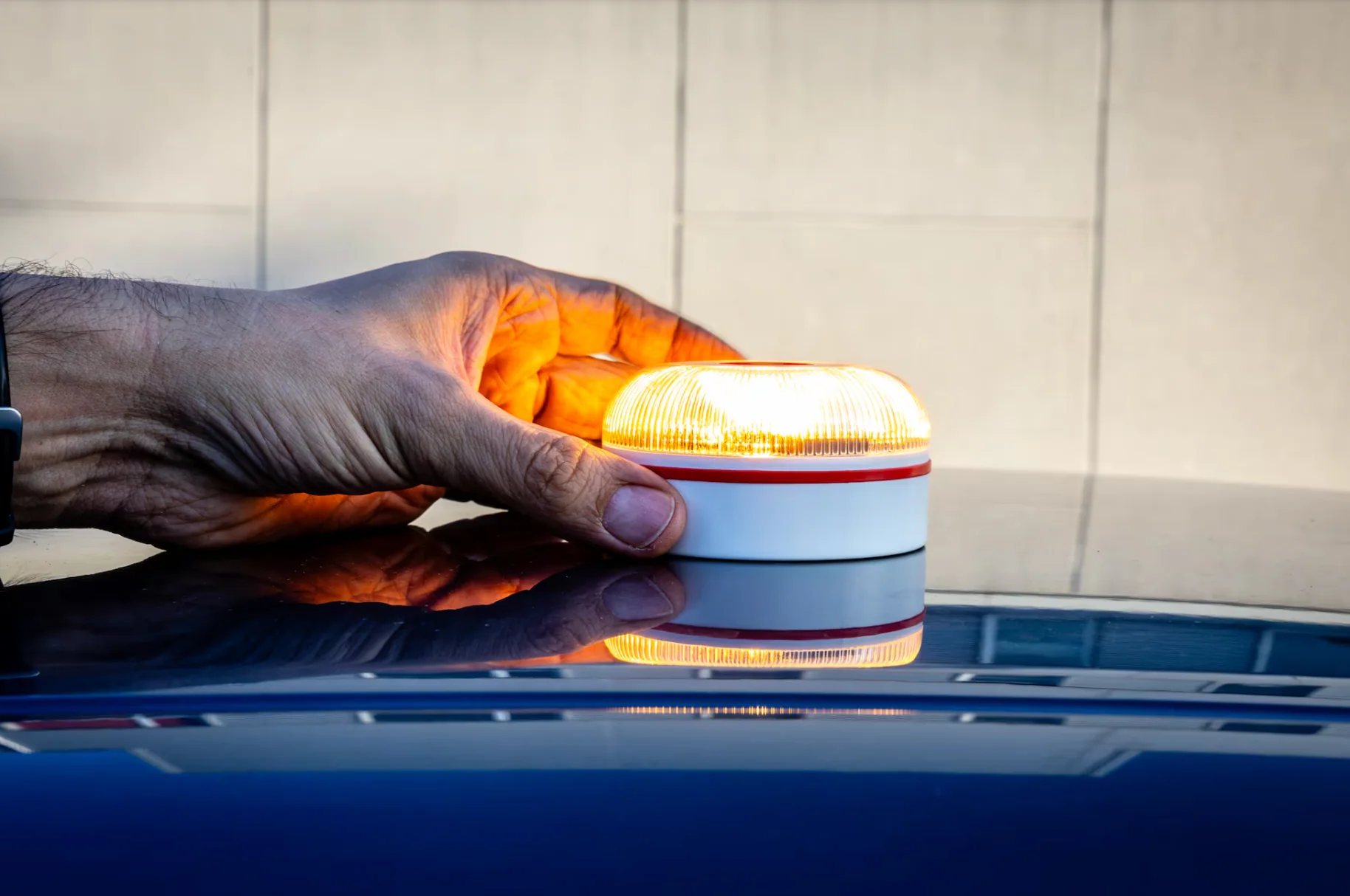 Warum die Warnleuchte V16 ein Must-Have für jede Autofahrt ist